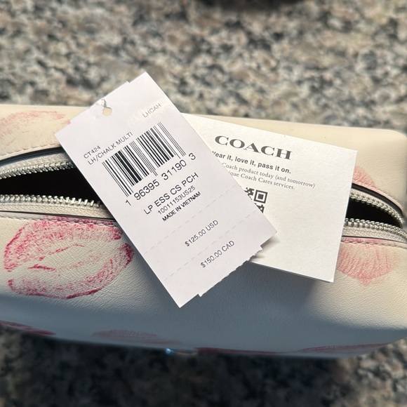 NWT Coach Lip Print Cosmetic Pouch - Picture 9 of 9